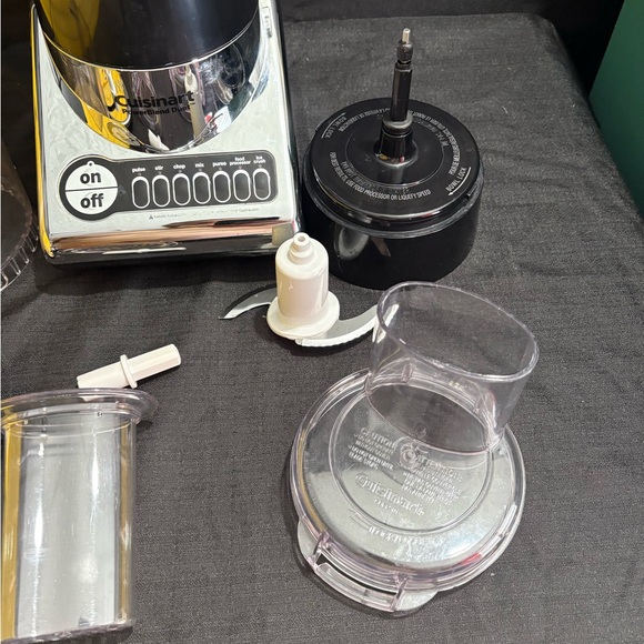 Cuisinart BFP-10CH PowerBlend Duet Blender/Food Processor Chrome - Picture 8 of 11